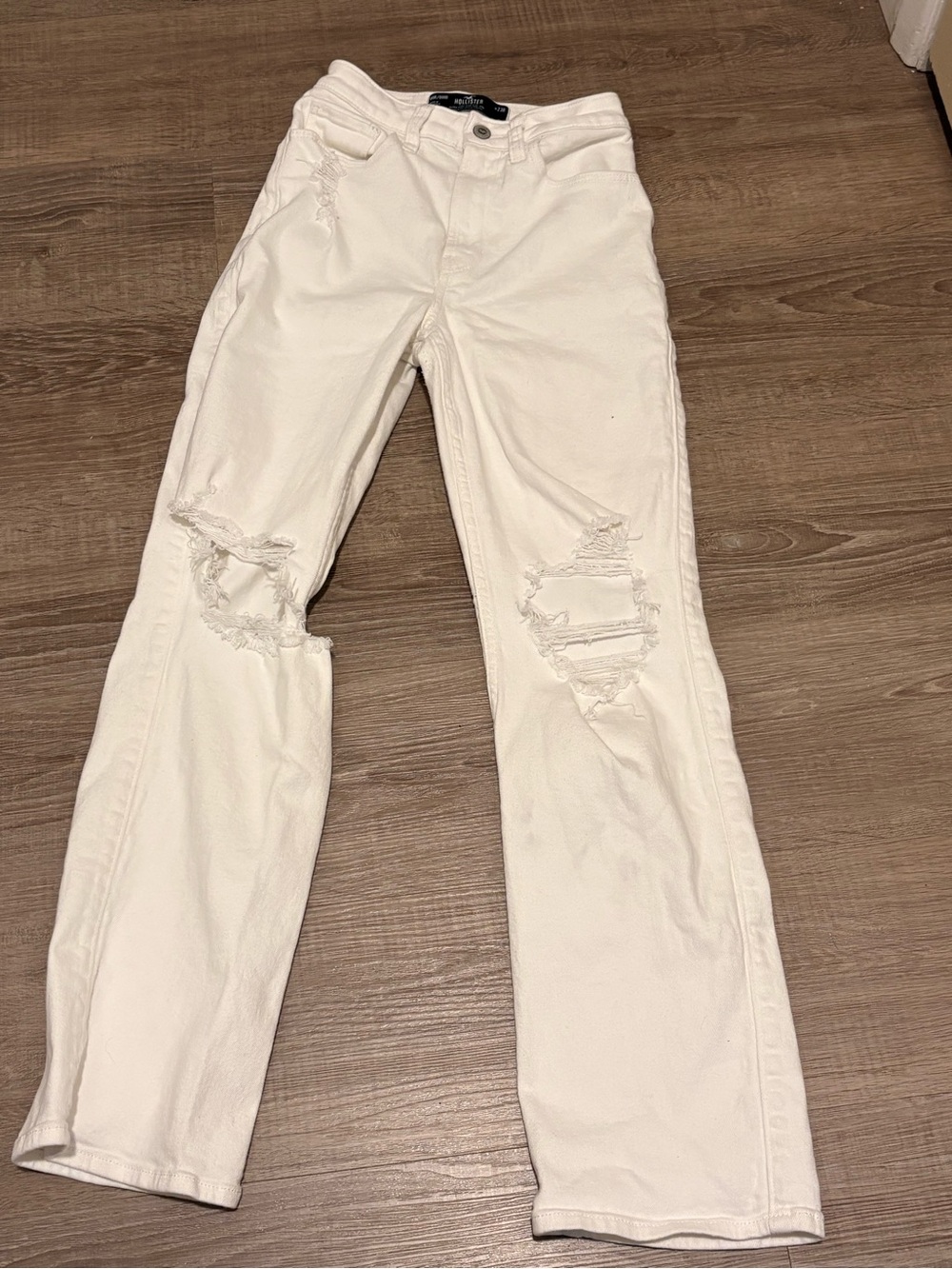 Hollister Women's White Straight-Leg Distressed Jeans